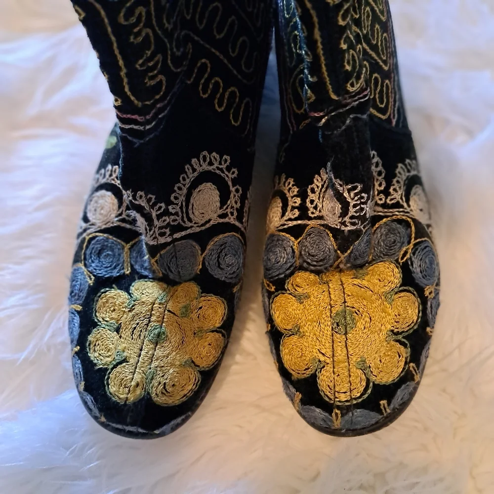 Suzani embroidered boots - Picture 5 of 6